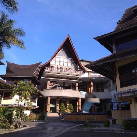 Sapadia Hotel And Cottage Parapat Exteriér fotografie