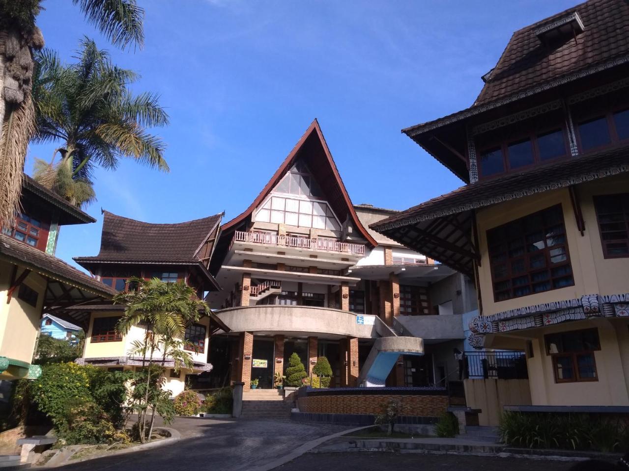 Sapadia Hotel And Cottage Parapat Exteriér fotografie
